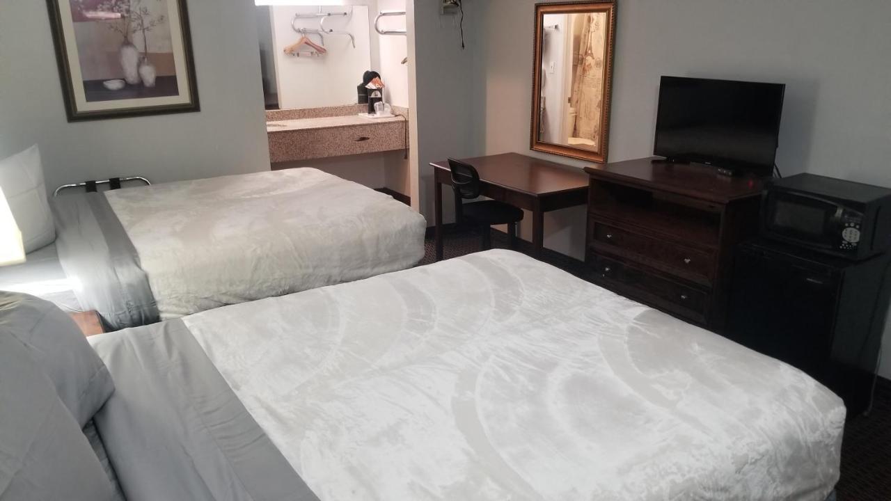 Hotel 2 Queen Beds Hotel Room 135 Booking Stillwater Exterior photo