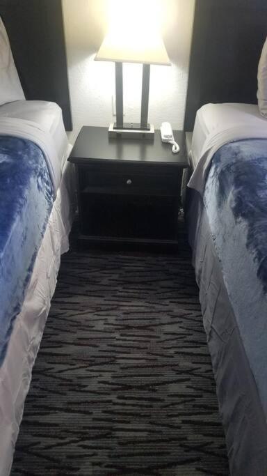 Hotel 2 Queen Beds Hotel Room 135 Booking Stillwater Exterior photo