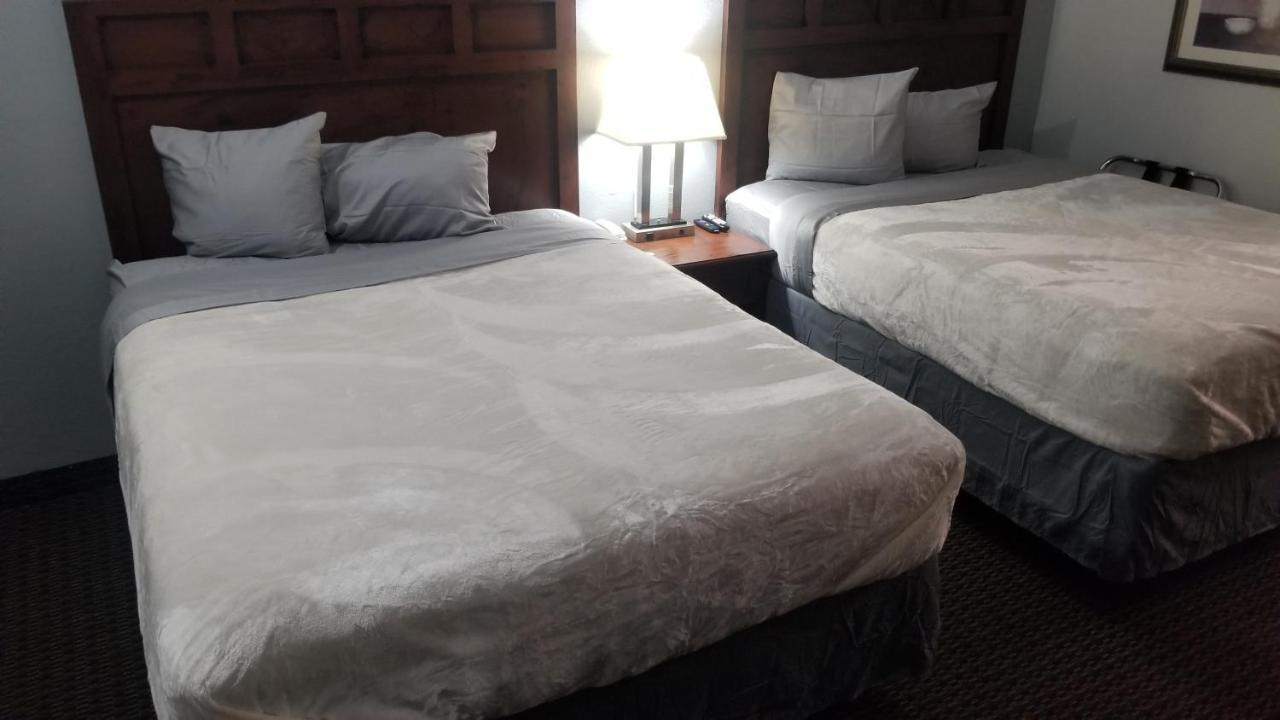Hotel 2 Queen Beds Hotel Room 135 Booking Stillwater Exterior photo